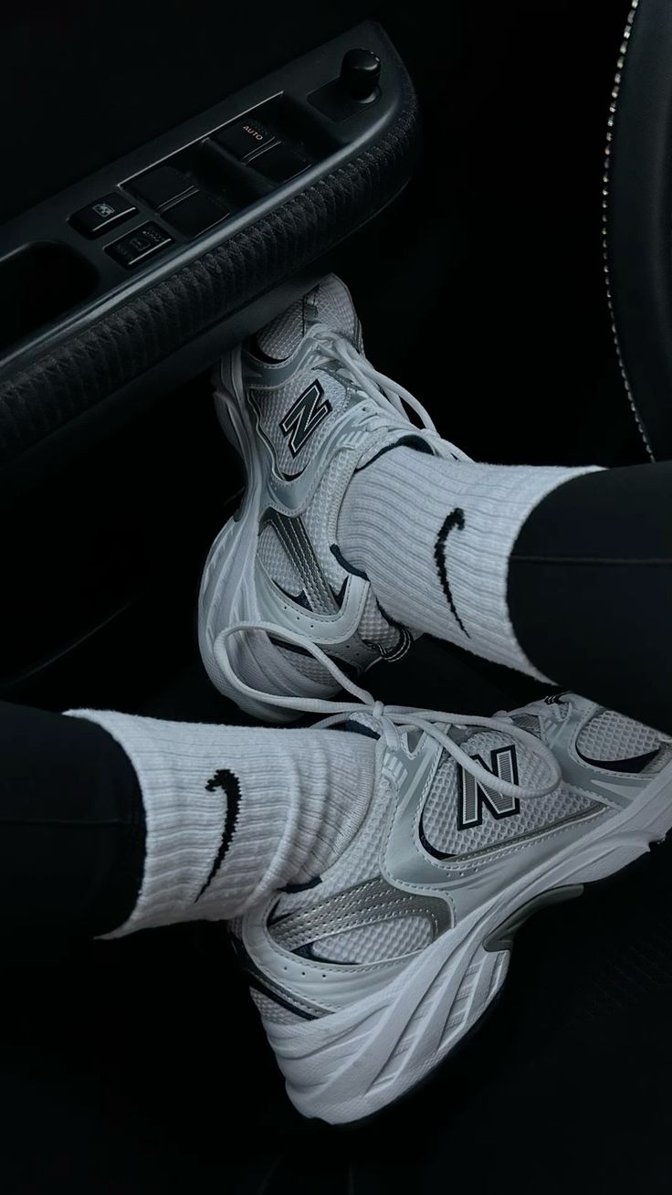 خرید کتونی زنانه نیوبالانس 530